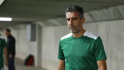 غوستافو بويات، المدرب الأوروغوياني، ما زال في طاولة الاتحاد الجزائري لكرة القدم منذ نهاية تجربته مع نادي الخليج السعودي...