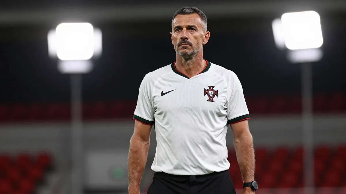 Portuguese Coach Surprises Algeria with Negotiations