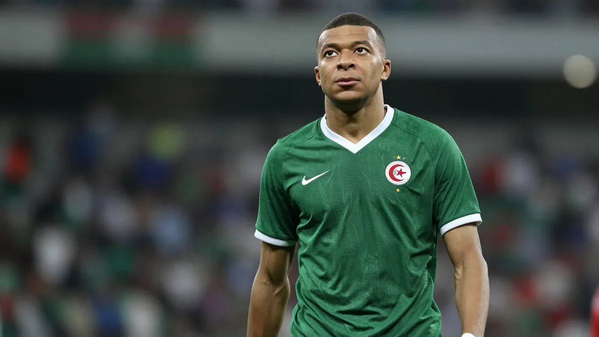 من خلال عيسى ديوب.. المنتخب الجزائري يكتشف مدافع المستقبل