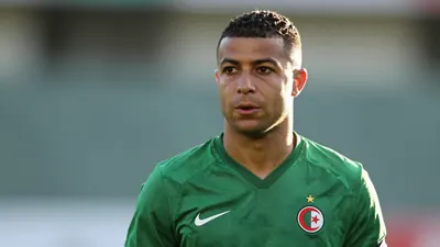 كشف تقرير لقناة فوكس سبورتس عن تفاصيل مجموعة المنتخب الجزائري في كأس العالم 2026، حيث يلتقي مع الأرجنتين والنمسا والأردن...
